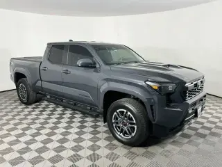 Toyota Tacoma 2024 4x2 TRD Sport 4 puertas Doble Cabina 6.1 pies LB