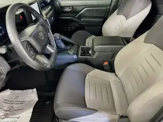 Toyota Tacoma 2024 4x2 TRD Sport 4 puertas Doble Cabina 6.1 pies LB
