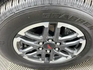 Toyota Tacoma 2024 4x2 TRD Sport 4 puertas Doble Cabina 6.1 pies LB