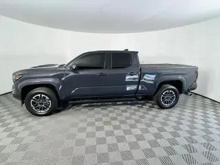 Toyota Tacoma 2024 4x2 TRD Sport 4 puertas Doble Cabina 6.1 pies LB