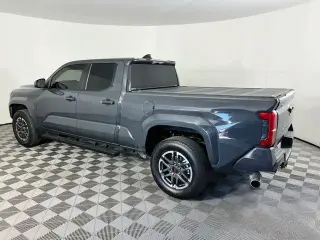 Toyota Tacoma 2024 4x2 TRD Sport 4 puertas Doble Cabina 6.1 pies LB