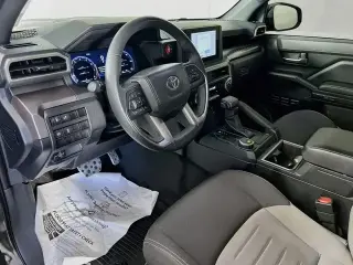 Toyota Tacoma 2024 4x2 TRD Sport 4 puertas Doble Cabina 6.1 pies LB