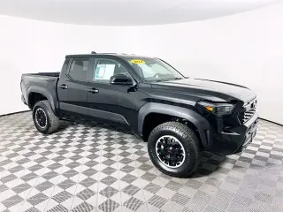 Toyota Tacoma 2024 4x4 SR5 4 puertas Double Cab 5.0 pies SB