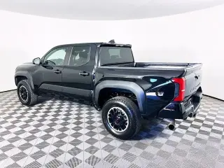 Toyota Tacoma 2024 4x4 SR5 4 puertas Double Cab 5.0 pies SB