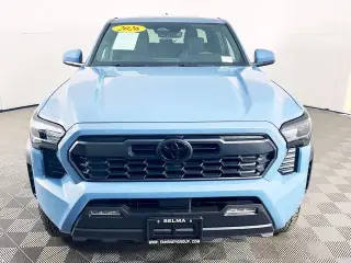 Toyota Tacoma 2026 4x4 TRD Off-Road 4 puertas Doble Cabina 5.0 pies SB 8A