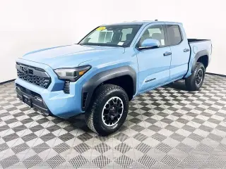 Toyota Tacoma 2026 4x4 TRD Off-Road 4 puertas Doble Cabina 5.0 pies SB 8A