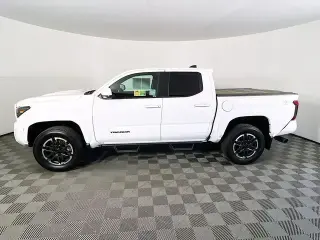 Toyota Tacoma 2025 4x4 TRD Sport 4 puertas Cabina Doble 5.0 ft SB 8A