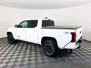 Toyota Tacoma 2025 4x4 TRD Sport 4 puertas Cabina Doble 5.0 ft SB 8A