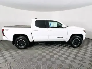 Toyota Tacoma 2025 4x4 TRD Sport 4 puertas Cabina Doble 5.0 ft SB 8A