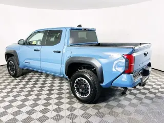 Toyota Tacoma 2026 4x4 TRD Off-Road 4 puertas Double Cab 5.0 ft SB 8A