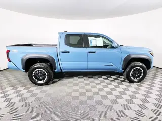 Toyota Tacoma 2026 4x4 TRD Off-Road 4 puertas Double Cab 5.0 ft SB 8A