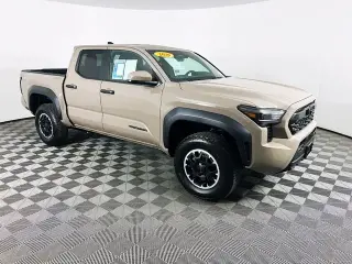 Toyota Tacoma 2026 4x4 SR5 4 puertas Cabina Doble 6.1 pies LB