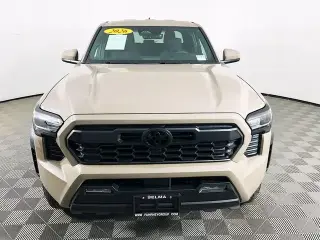 Toyota Tacoma 2026 4x4 SR5 4 puertas Cabina Doble 6.1 pies LB
