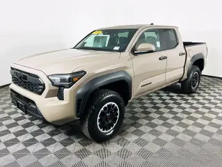 Toyota Tacoma 2026 4x4 SR5 4 puertas Cabina Doble 6.1 pies LB