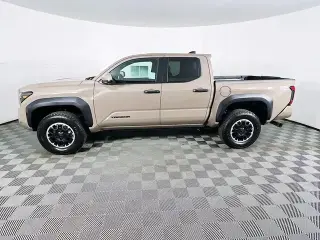 Toyota Tacoma 2026 4x4 SR5 4 puertas Cabina Doble 6.1 pies LB