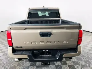 Toyota Tacoma 2026 4x4 SR5 4 puertas Cabina Doble 6.1 pies LB