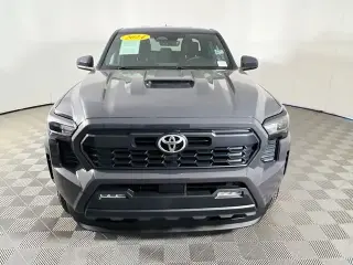 Toyota Tacoma 2024 4x4 TRD Sport 4 puertas Doble Cabina 6.1 pies LB