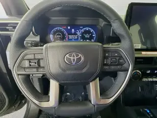 Toyota Tacoma 2026 4x4 TRD Sport 4 puertas Doble Cabina 5.0 pies SB 8A