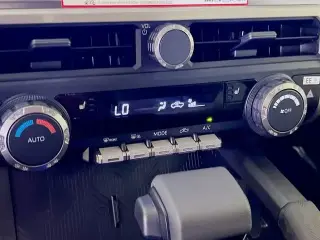 Toyota Tacoma 2026 4x4 TRD Sport 4 puertas Doble Cabina 5.0 pies SB 8A