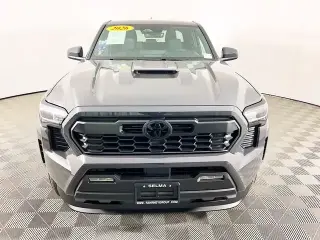 Toyota Tacoma 2026 4x4 TRD Sport 4 puertas Doble Cabina 5.0 pies SB 8A