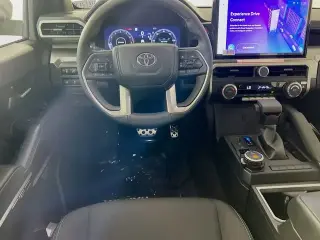 Toyota Tacoma 2026 4x4 TRD Sport 4 puertas Doble Cabina 5.0 pies SB 8A