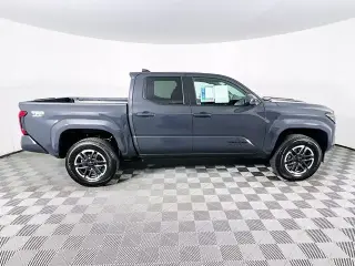 Toyota Tacoma 2026 4x4 TRD Sport 4 puertas Doble Cabina 5.0 pies SB 8A