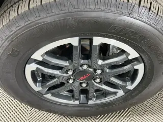 Toyota Tacoma 2025 4x4 TRD Sport 4 puertas Doble Cabina 5.0 pies SB 8 velocidades automáticas