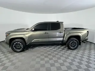 Toyota Tacoma 2025 4x4 TRD Sport 4 puertas Doble Cabina 5.0 pies SB 8 velocidades automáticas