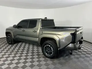 Toyota Tacoma 2025 4x4 TRD Sport 4 puertas Doble Cabina 5.0 pies SB 8 velocidades automáticas