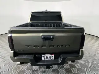 Toyota Tacoma 2025 4x4 TRD Sport 4 puertas Doble Cabina 5.0 pies SB 8 velocidades automáticas