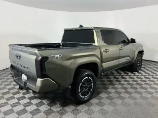 Toyota Tacoma 2025 4x4 TRD Sport 4 puertas Doble Cabina 5.0 pies SB 8 velocidades automáticas