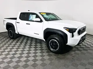 Toyota Tacoma 2026 4x4 TRD Off-Road 4 puertas Doble Cabina 5.0 pies SB 8A
