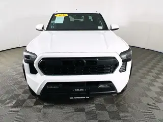 Toyota Tacoma 2026 4x4 TRD Off-Road 4 puertas Doble Cabina 5.0 pies SB 8A