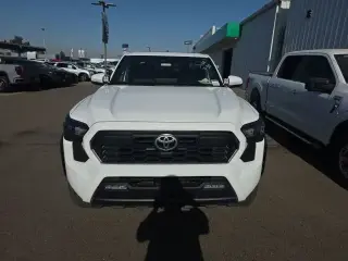 Toyota Tacoma 2024 4x4 TRD Off-Road 4 puertas Double Cab 6.1 pies LB