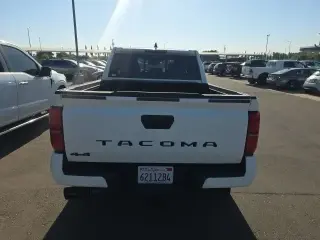 Toyota Tacoma 2024 4x4 TRD Off-Road 4 puertas Double Cab 6.1 pies LB