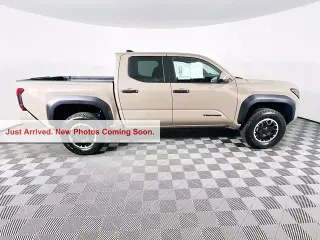 Toyota Tacoma 2026 4x4 TRD Off-Road 4 puertas Cabina Doble 5.0 ft SB 8A