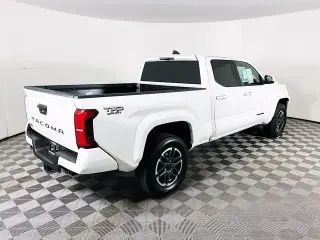 Toyota Tacoma 2025 4x4 TRD Sport 4 puertas Doble Cabina 5.0 ft SB 8A