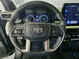 Toyota Tacoma 2024 4x4 SR5 Cabina Doble 4 puertas 6.1 ft LB