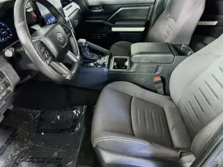 Toyota Tacoma 2024 4x4 SR5 Cabina Doble 4 puertas 6.1 ft LB
