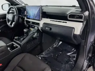 Toyota Tacoma 2024 4x4 SR5 Cabina Doble 4 puertas 6.1 ft LB