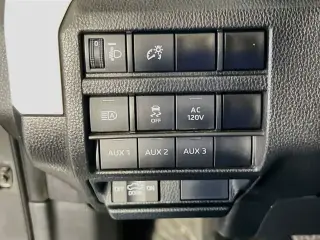 Toyota Tacoma 2024 4x4 SR5 Cabina Doble 4 puertas 6.1 ft LB