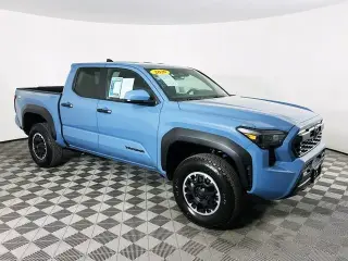 Toyota Tacoma 2026 4x4 TRD Off-Road 4 puertas Cabina Doble 5.0 pies SB 8A