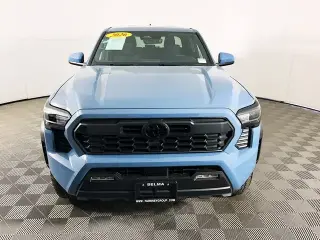 Toyota Tacoma 2026 4x4 TRD Off-Road 4 puertas Cabina Doble 5.0 pies SB 8A