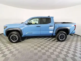 Toyota Tacoma 2026 4x4 TRD Off-Road 4 puertas Cabina Doble 5.0 pies SB 8A