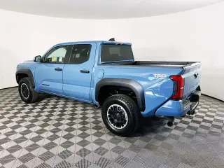 Toyota Tacoma 2026 4x4 TRD Off-Road 4 puertas Cabina Doble 5.0 pies SB 8A