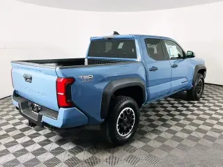Toyota Tacoma 2026 4x4 TRD Off-Road 4 puertas Cabina Doble 5.0 pies SB 8A