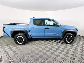 Toyota Tacoma 2026 4x4 TRD Off-Road 4 puertas Cabina Doble 5.0 pies SB 8A