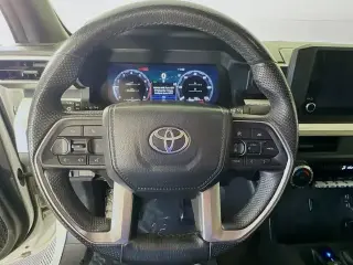 Toyota Tacoma 2024 4x4 TRD Off-Road 4 puertas Double Cab 5.0 pies SB 8A