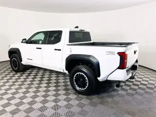 Toyota Tacoma 2024 4x4 TRD Off-Road 4 puertas Double Cab 5.0 pies SB 8A