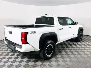 Toyota Tacoma 2024 4x4 TRD Off-Road 4 puertas Double Cab 5.0 pies SB 8A